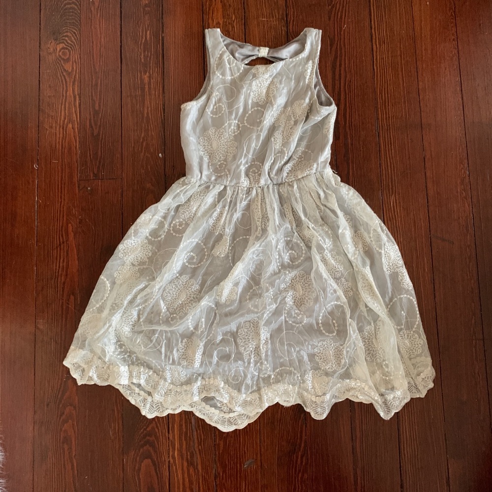 Formal girl’s dress. Stunning!